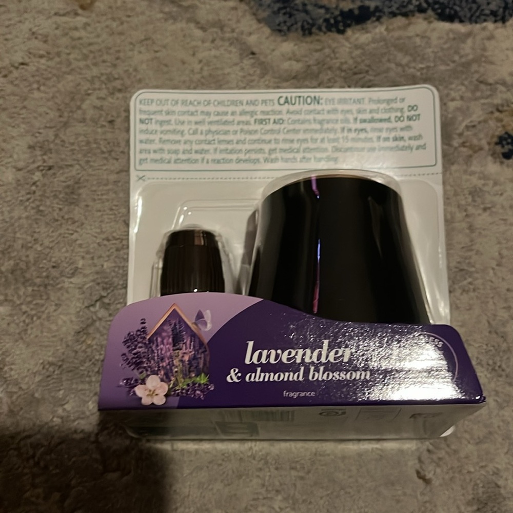 NWT Air Wick Essential Mist Starter Kit Lavender and Almond Blossom - Picture 3 of 6